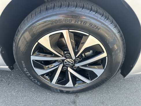 Used 2024 Volkswagen Jetta S image 27