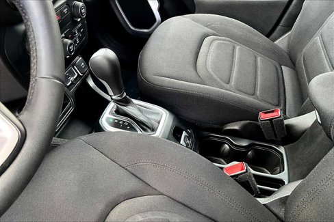 Used 2018 Jeep Renegade Latitude image 15