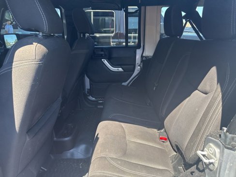 Used 2015 Jeep Wrangler Unlimited Sahara w/ Connectivity Group image 26