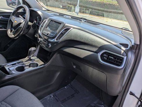 Used 2019 Chevrolet Equinox LT w/ Driver Convenience Package image 6