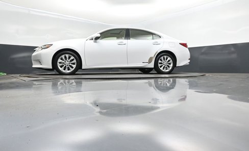 Used 2015 Lexus ES 300h image 37