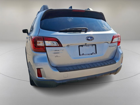 Used 2016 Subaru Outback 2.5i Limited image 8