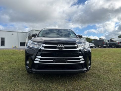 Used 2019 Toyota Highlander XLE image 4