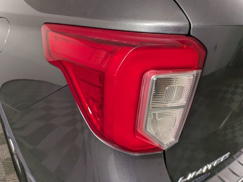 Used 2020 Ford Explorer Limited image 13