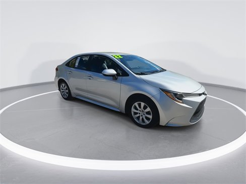 Used 2022 Toyota Corolla LE image 9