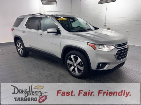 Used 2018 Chevrolet Traverse LT image 3