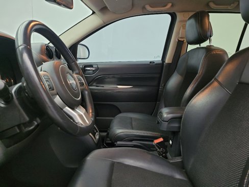 Used 2015 Jeep Compass Latitude w/ Sun/Sound Group image 17