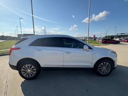 Used 2018 Cadillac XT5 Luxury w/ Driver Awareness Package image 9