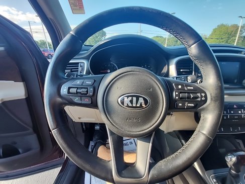 Used 2017 Kia Sorento LX w/ LX Convenience Package image 22