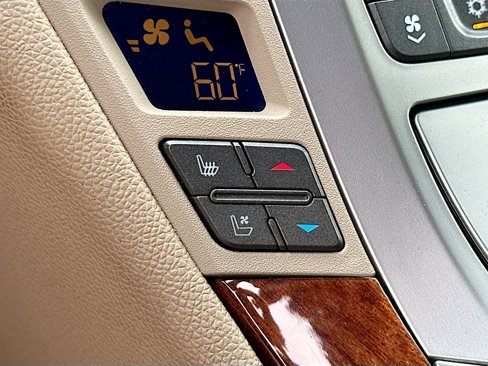 Used 2011 Cadillac CTS Premium image 21