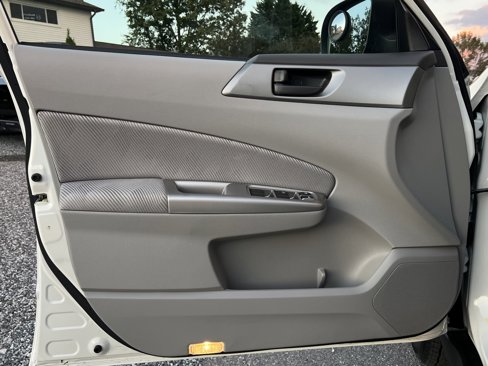 Used 2010 Subaru Forester 2.5X image 8