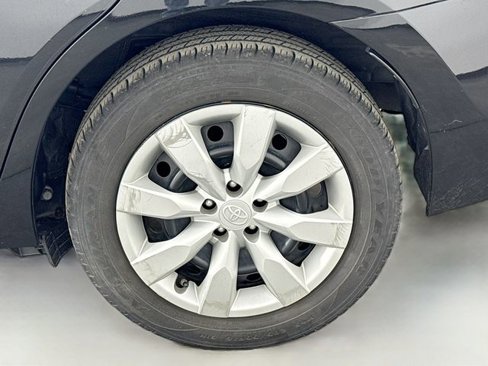 Used 2016 Toyota Corolla LE image 32