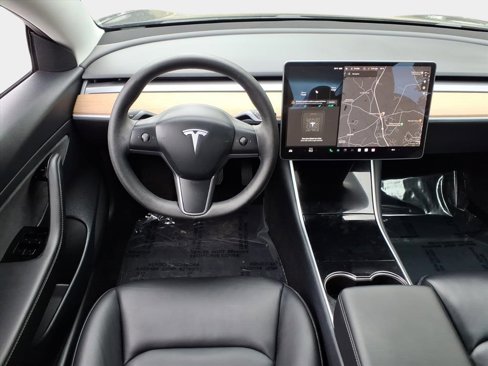 Used 2020 Tesla Model 3 Standard Range image 15