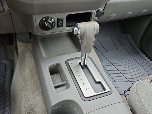 Used 2016 Nissan Frontier SV image 13