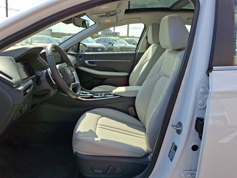 Certified 2023 Hyundai Sonata Limited w/ Preferred Accessory Package image 13