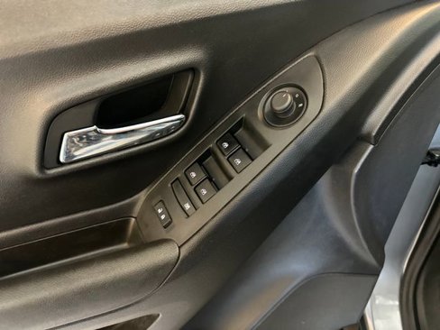 Used 2020 Chevrolet Trax LT w/ Driver Confidence Package image 16