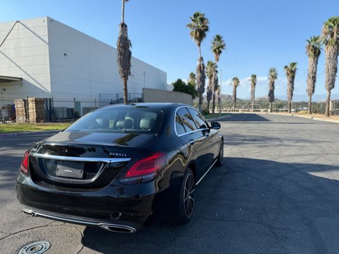 Used 2021 Mercedes-Benz C 300 Sedan image 4