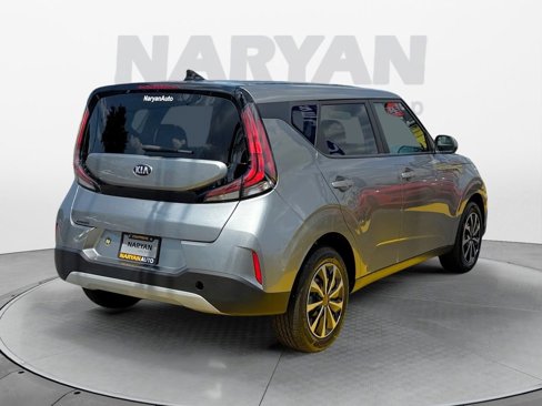 Used 2023 Kia Soul LX image 8