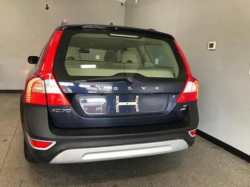 Used 2010 Volvo XC70 3.2 image 4