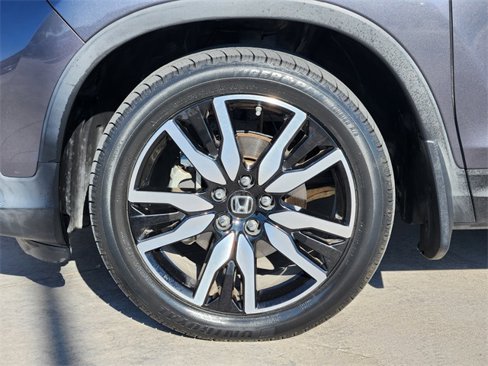 Used 2019 Honda Pilot Touring image 11