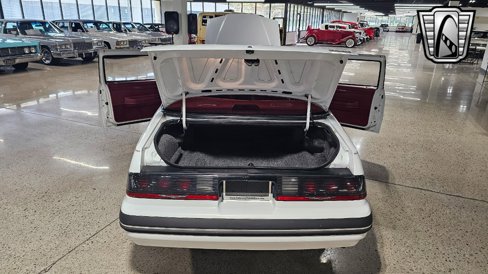Used 1988 Ford Thunderbird image 16