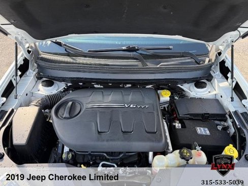 Used 2019 Jeep Cherokee Limited w/ Technology Group image 47
