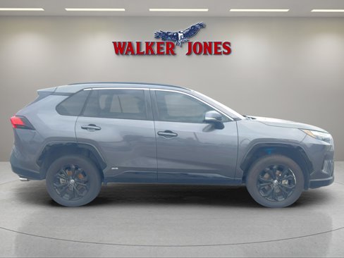 Used 2022 Toyota RAV4 SE w/ SE Grade Weather Package image 2