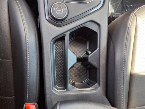 Used 2019 Volkswagen Tiguan SE image 12