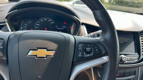 Used 2019 Chevrolet Trax LT w/ LT Convenience Package image 19
