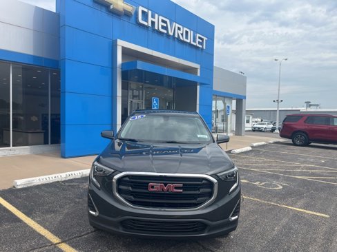 Used 2018 GMC Terrain SLE image 2