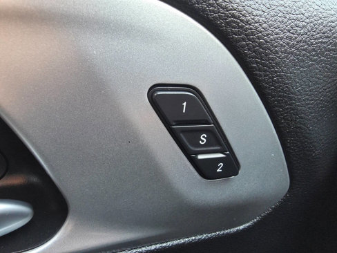 Used 2018 Chrysler Pacifica Limited w/ S Appearance Package image 22