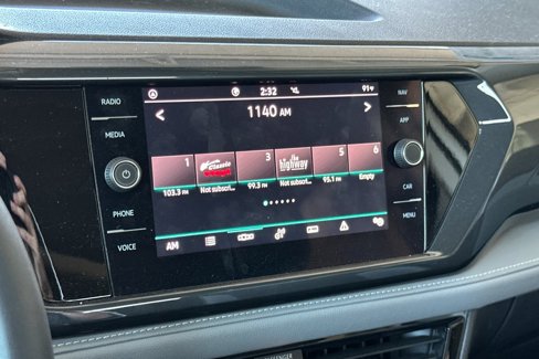 Used 2022 Volkswagen Taos SEL w/ Panoramic Sunroof Package image 18