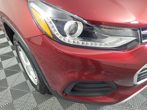 Used 2022 Chevrolet Trax LT w/ LT Convenience Package image 3
