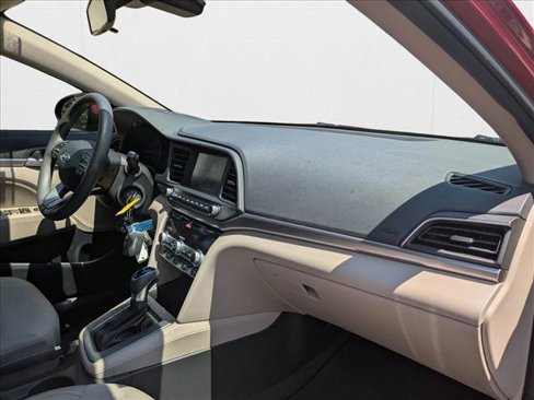 Used 2020 Hyundai Elantra SEL image 20