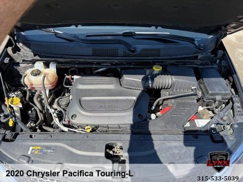 Used 2020 Chrysler Pacifica Touring-L image 48