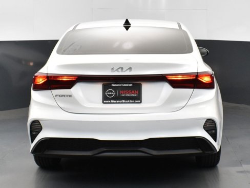 Used 2023 Kia Forte LXS image 7