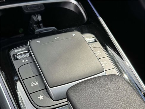 Used 2021 Mercedes-Benz GLB 250 4MATIC image 30