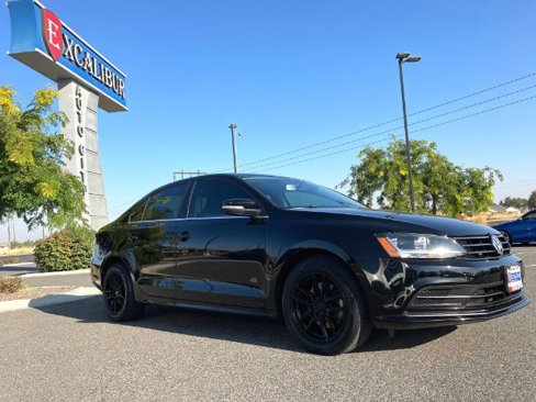 Used 2017 Volkswagen Jetta SE image 3