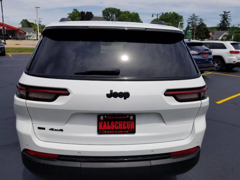 Certified 2022 Jeep Grand Cherokee L Laredo image 6