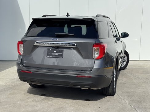 Used 2022 Ford Explorer XLT image 6