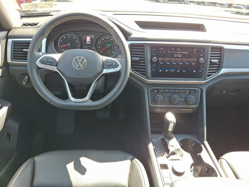 Used 2021 Volkswagen Atlas SE w/ Panoramic Sunroof Package image 12