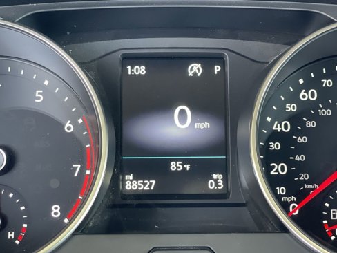 Used 2018 Volkswagen Tiguan S image 12