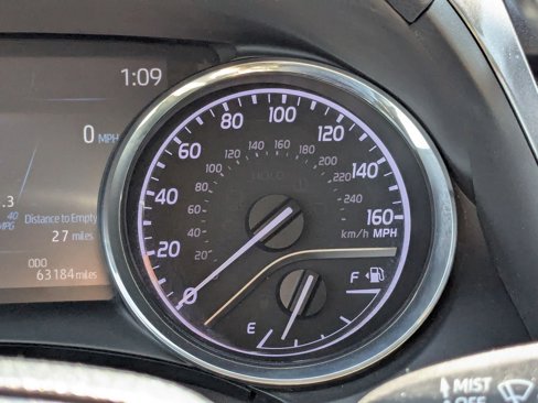 Used 2020 Toyota Camry SE w/ Cold Weather Package image 20