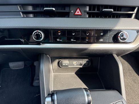 Used 2023 Kia Sportage LX image 20