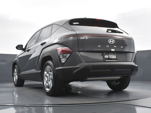 Certified 2025 Hyundai Kona SE image 25