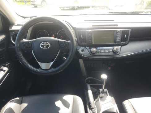 Used 2018 Toyota RAV4 Limited image 12