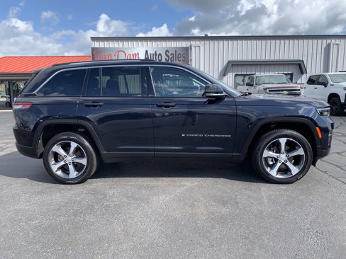 Used 2023 Jeep Grand Cherokee Limited image 3