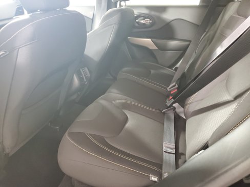 Used 2017 Jeep Cherokee Latitude image 13