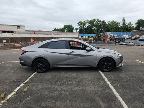 Used 2023 Hyundai Elantra SEL image 7