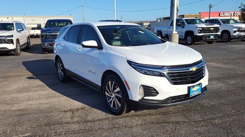 Used 2022 Chevrolet Equinox LT image 2